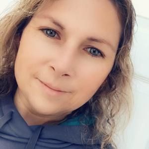 Meet your Posher, Pamela